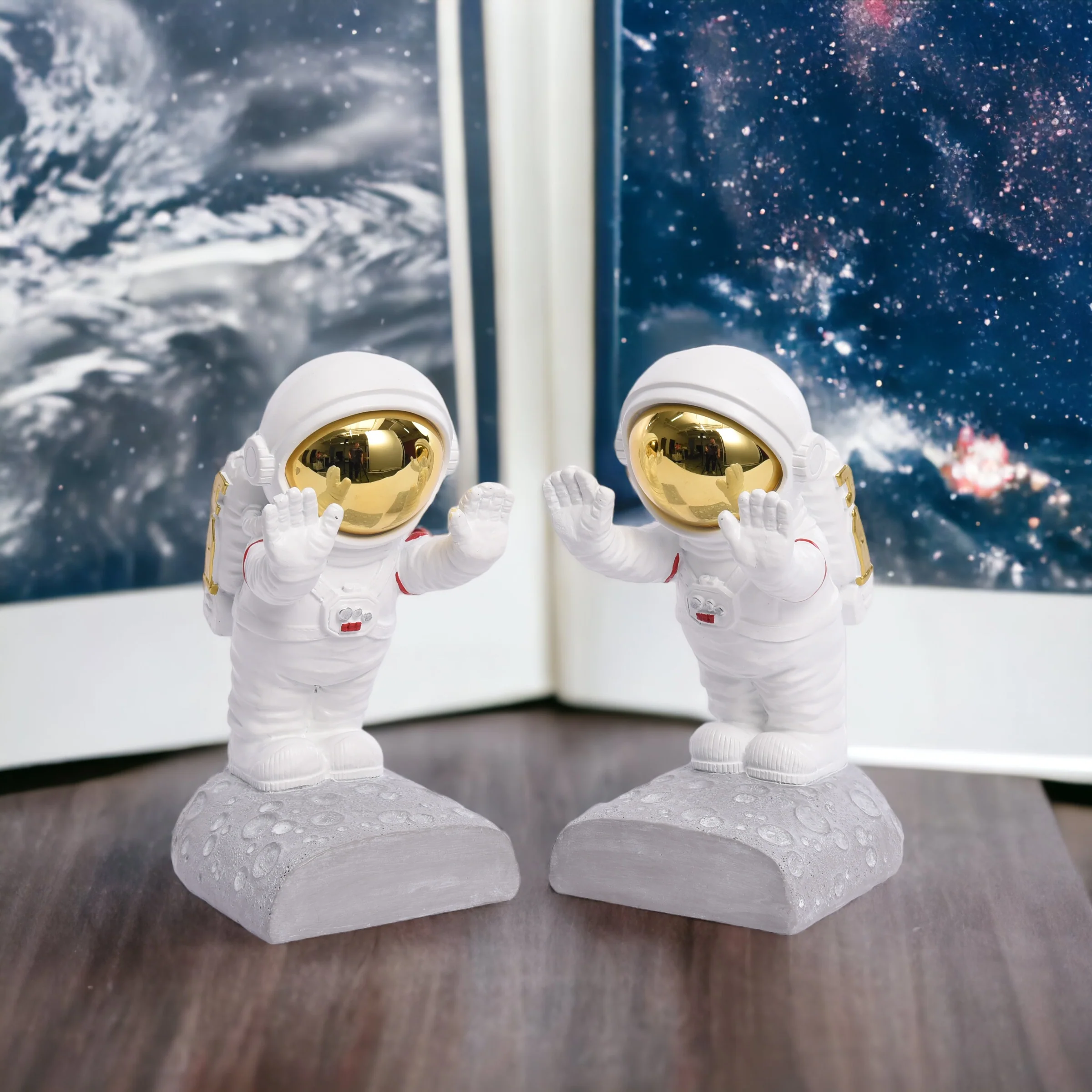 Astronaut Bookends Resin Statue 2 Pcs - Image 2