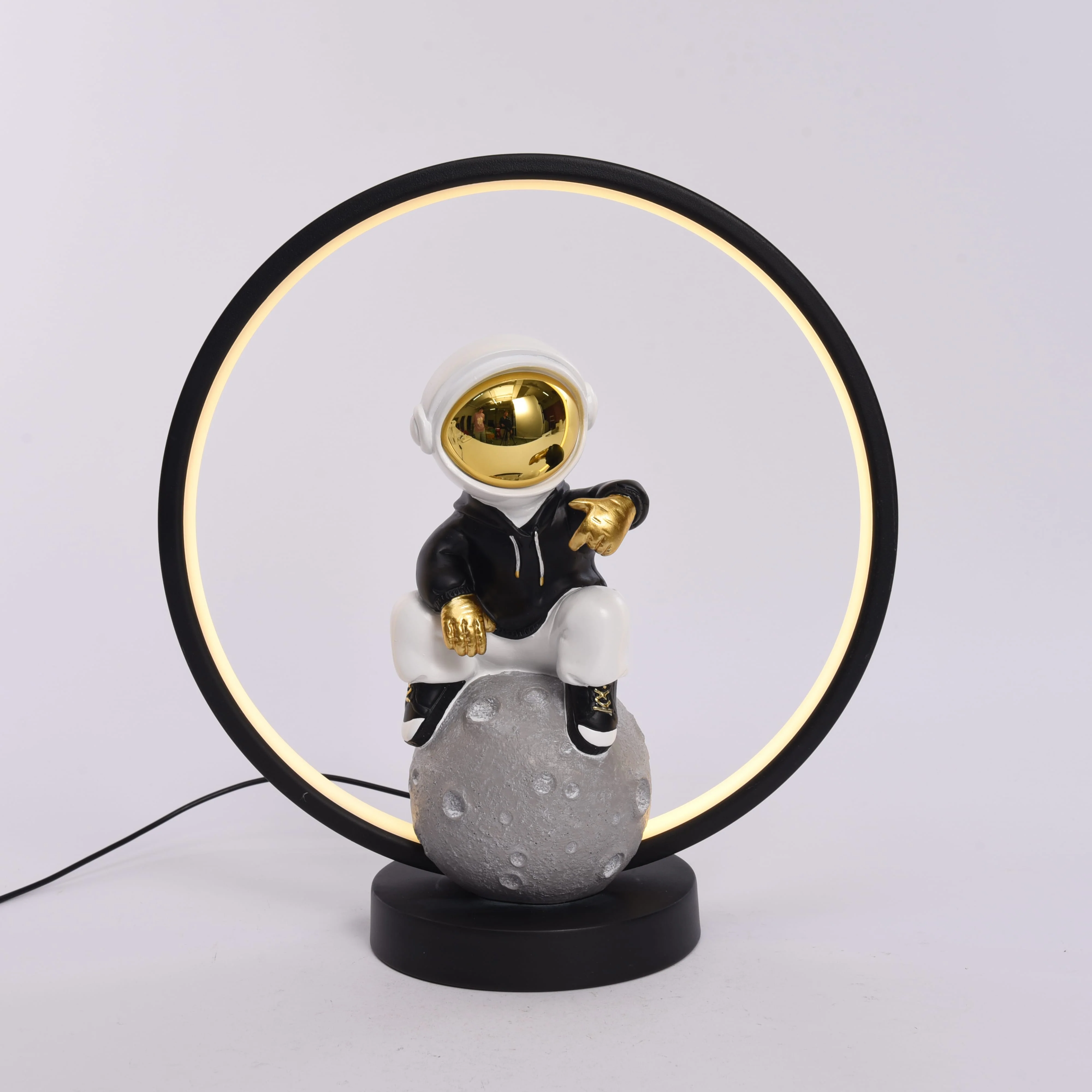 Astronaut LED Ring Lamp - Image 4