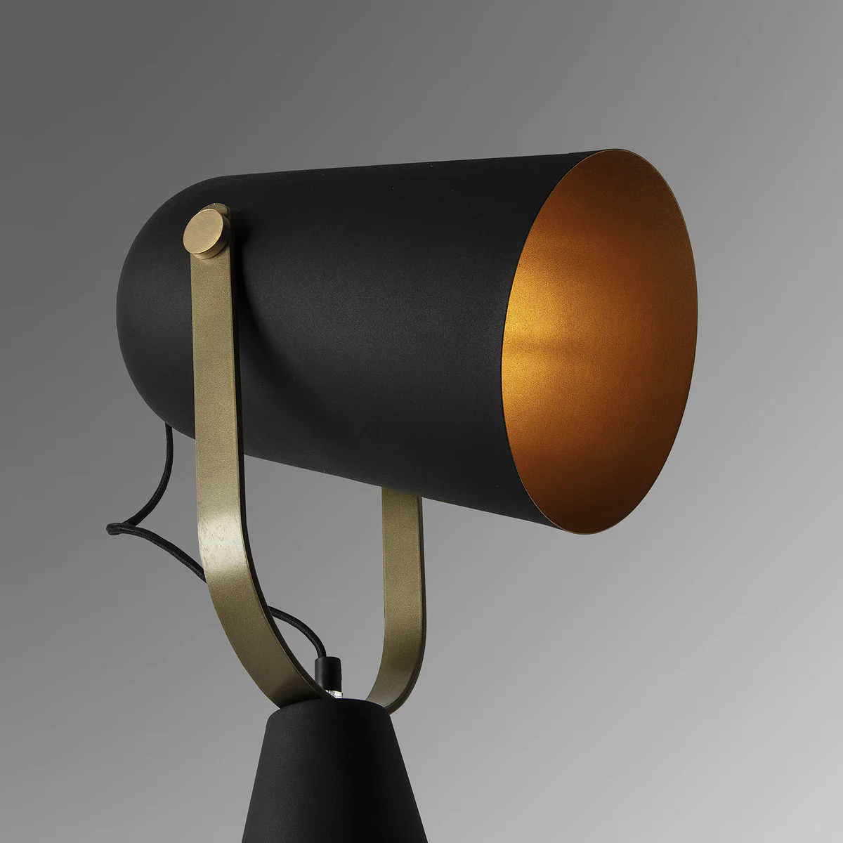 Briand Tripod Floor Lamp - Image 3
