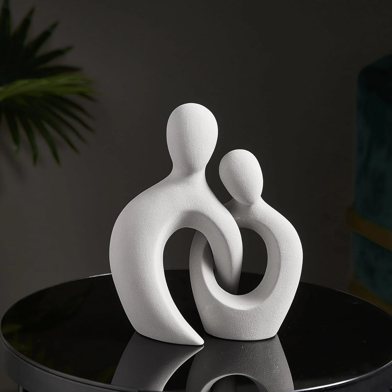 Romantic Couple Ceramic Vase in White Color (2pc) - Image 3