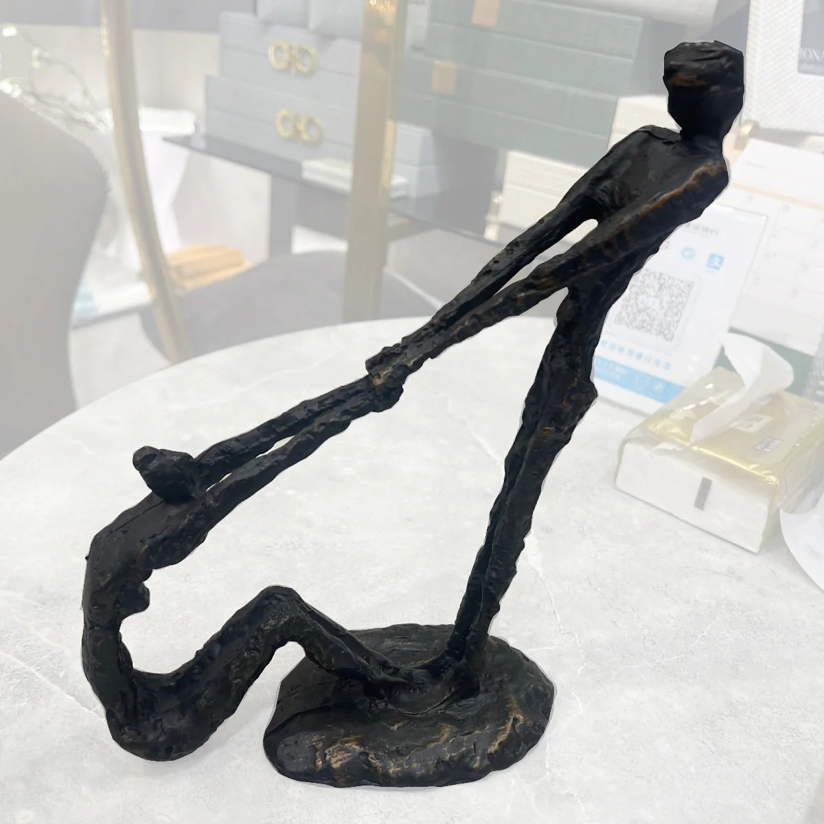 Helping Hands Couple Sculpture - Image 8