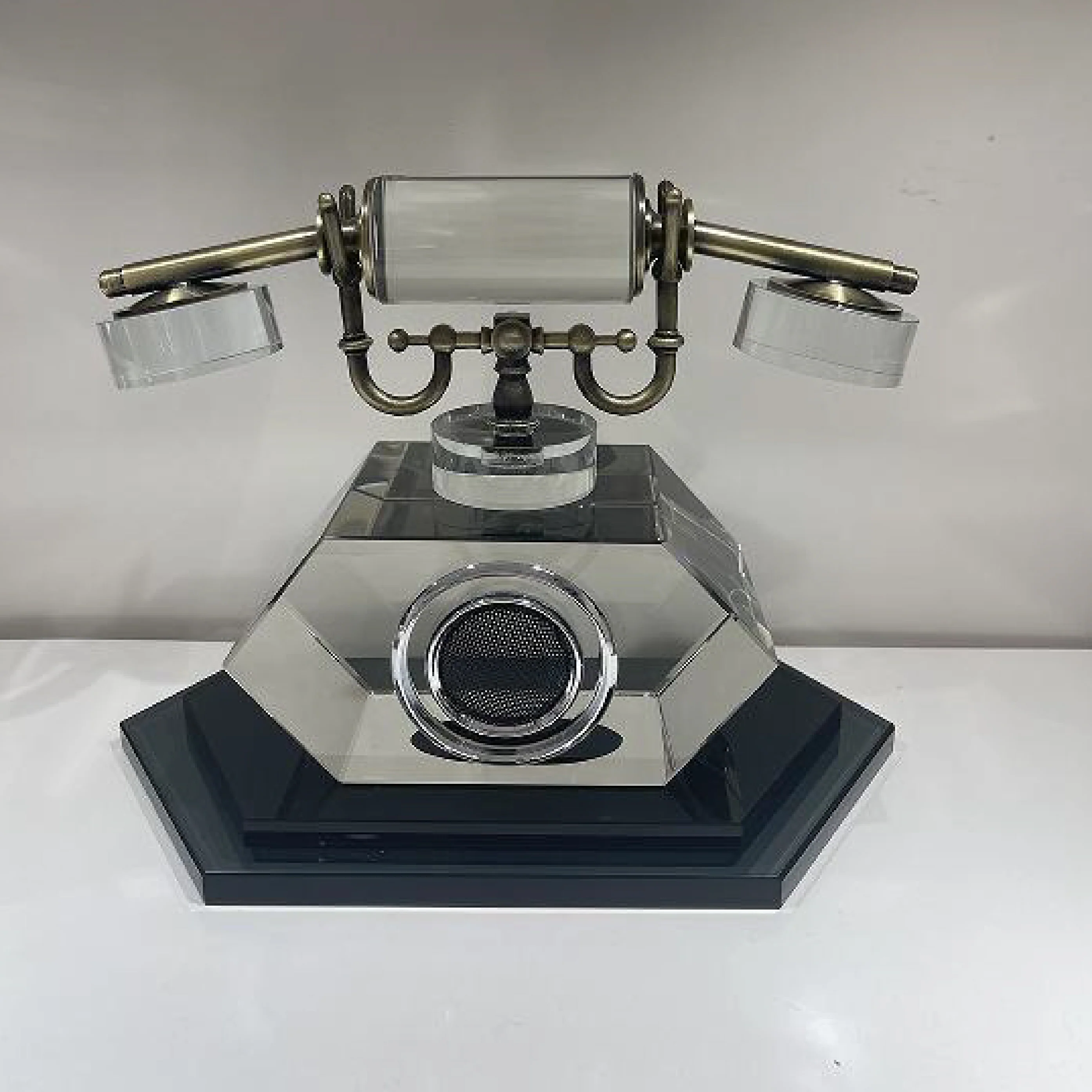 Acrylic Vintage Telephone Decor - Image 4