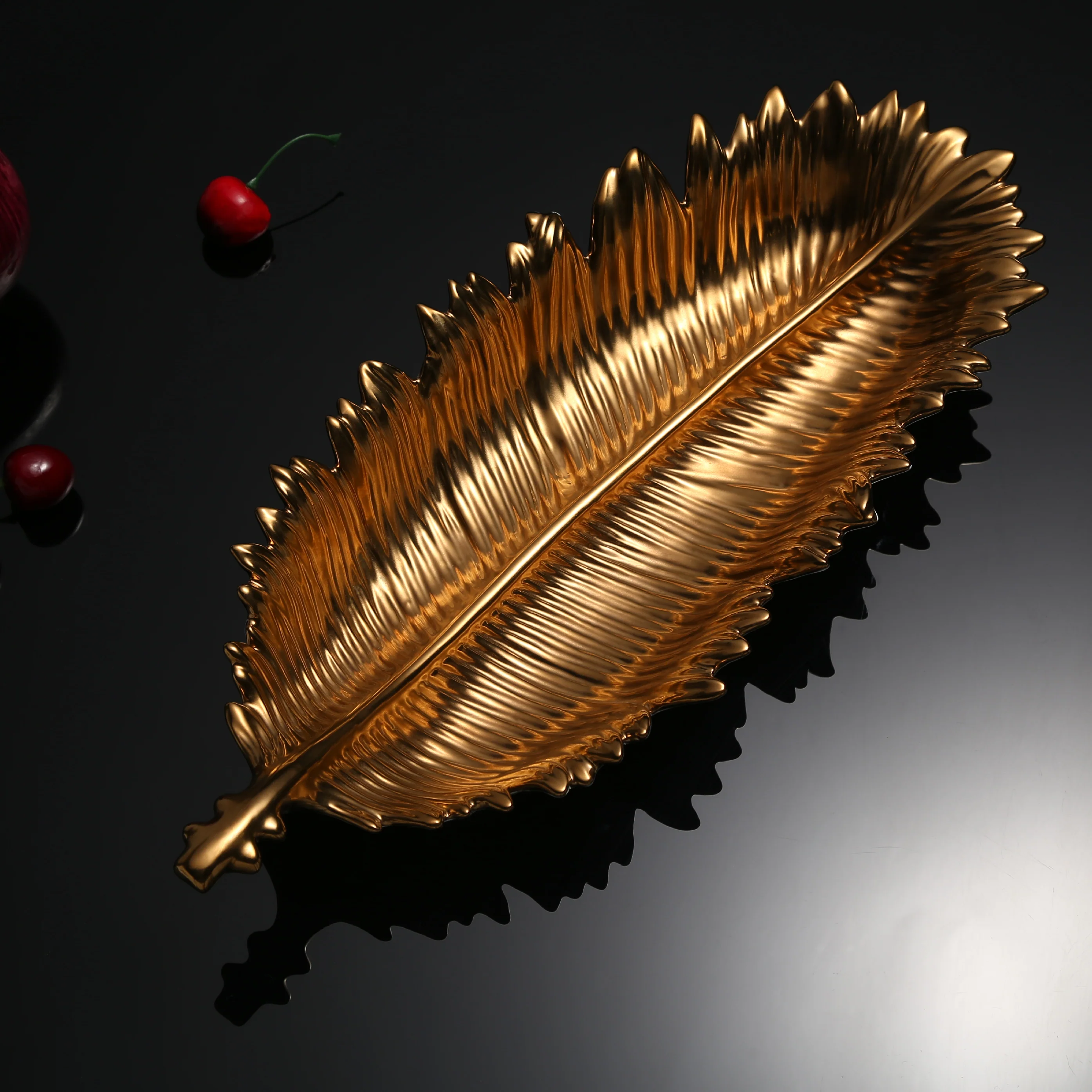 Gold Pineapple Leaf Decor - Image 2