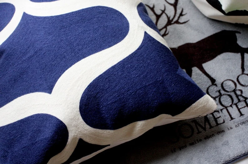 Higginson Designer Cushion - Image 4