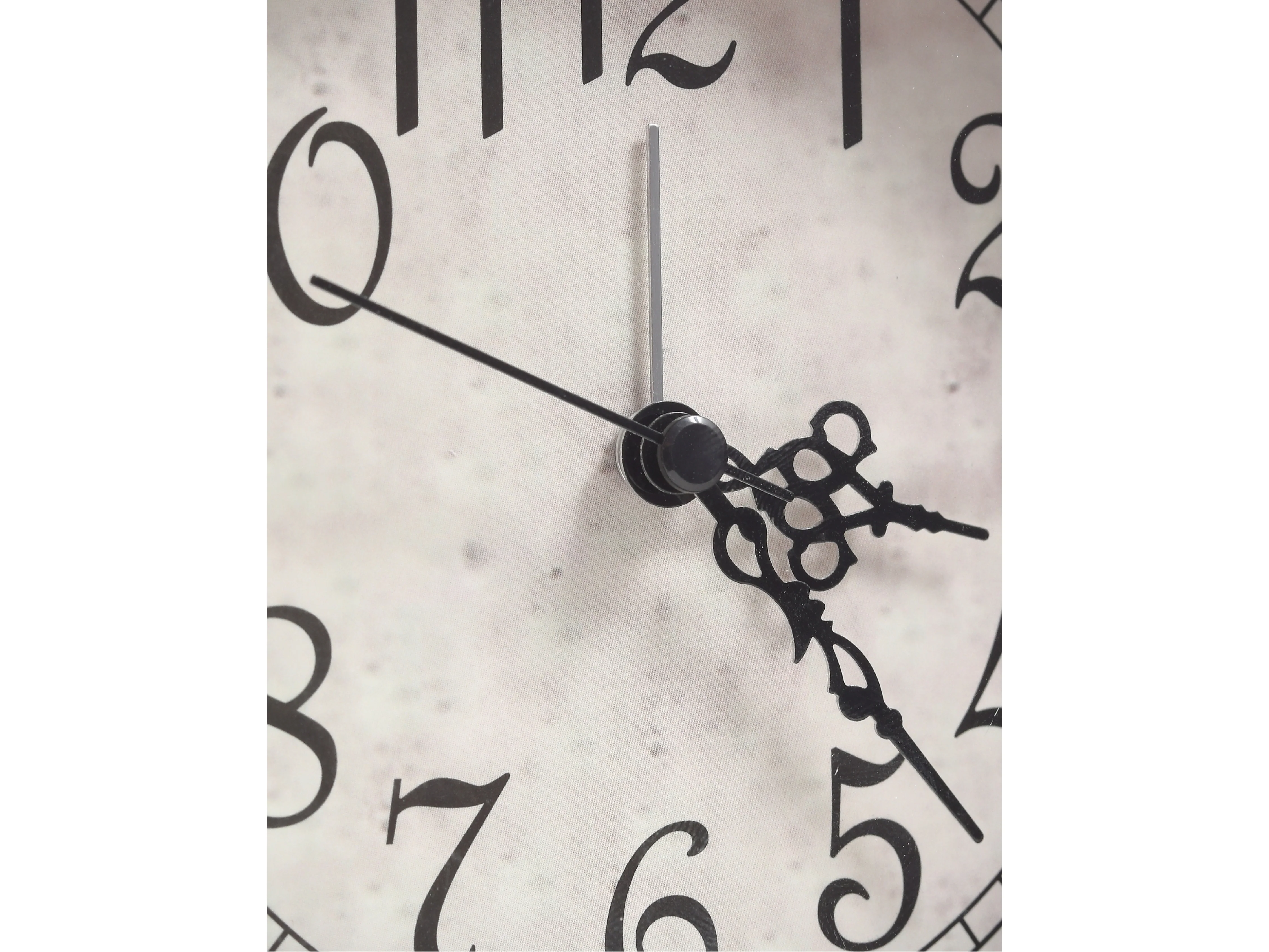 Luma Vintage Black Table Clock – Classic Dial - Image 5