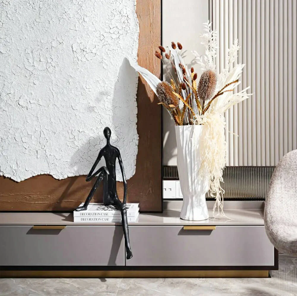 Minimalist Nordic Sitting Figurine – Black & Gold Metal - Image 11