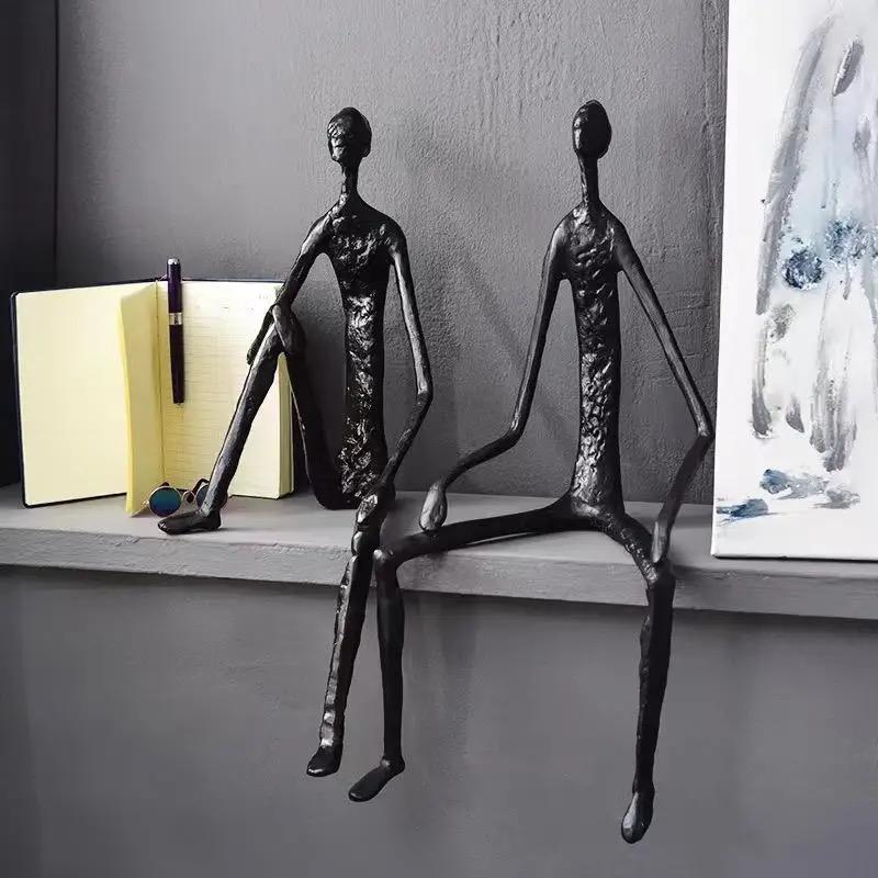 Minimalist Nordic Sitting Figurine – Black & Gold Metal - Image 8