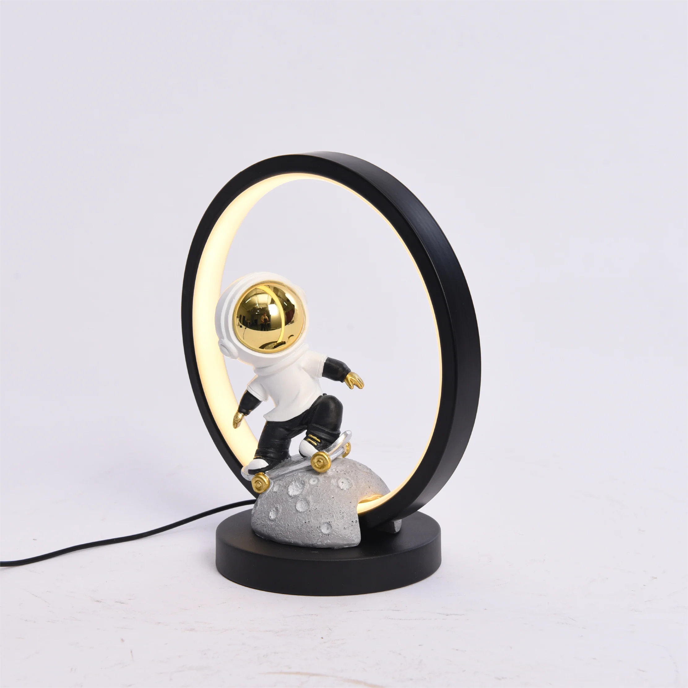 Resin Astronauts Table Lamp (Small) - Image 6