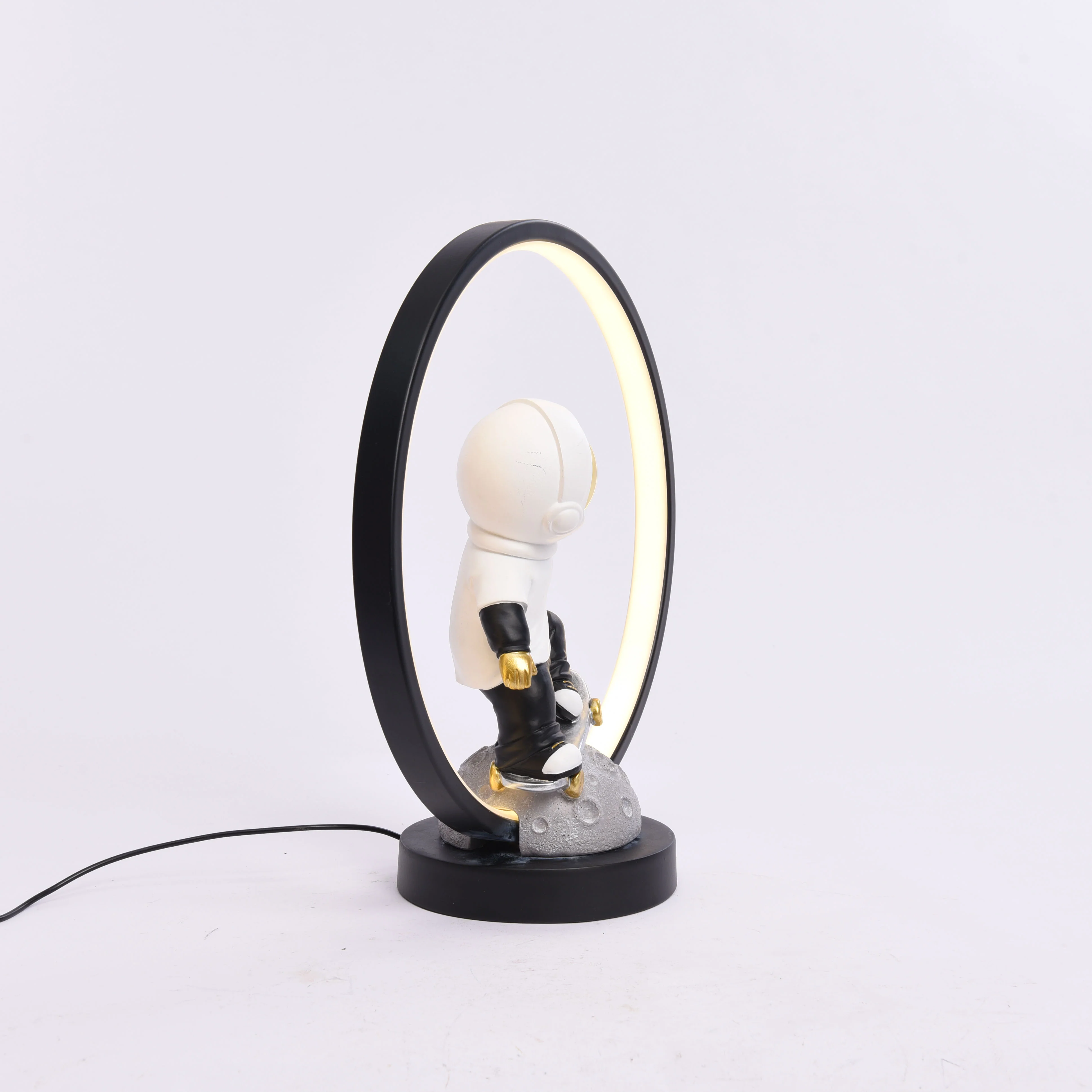 Resin Astronauts Table Lamp (Small) - Image 9