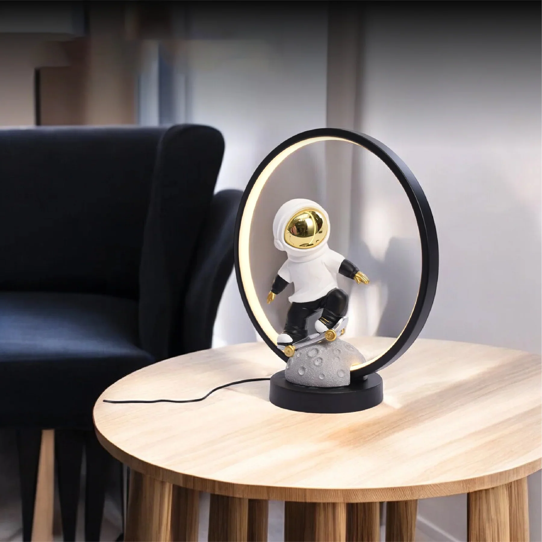 Resin Astronaut Table Lamp (Medium) - Image 3
