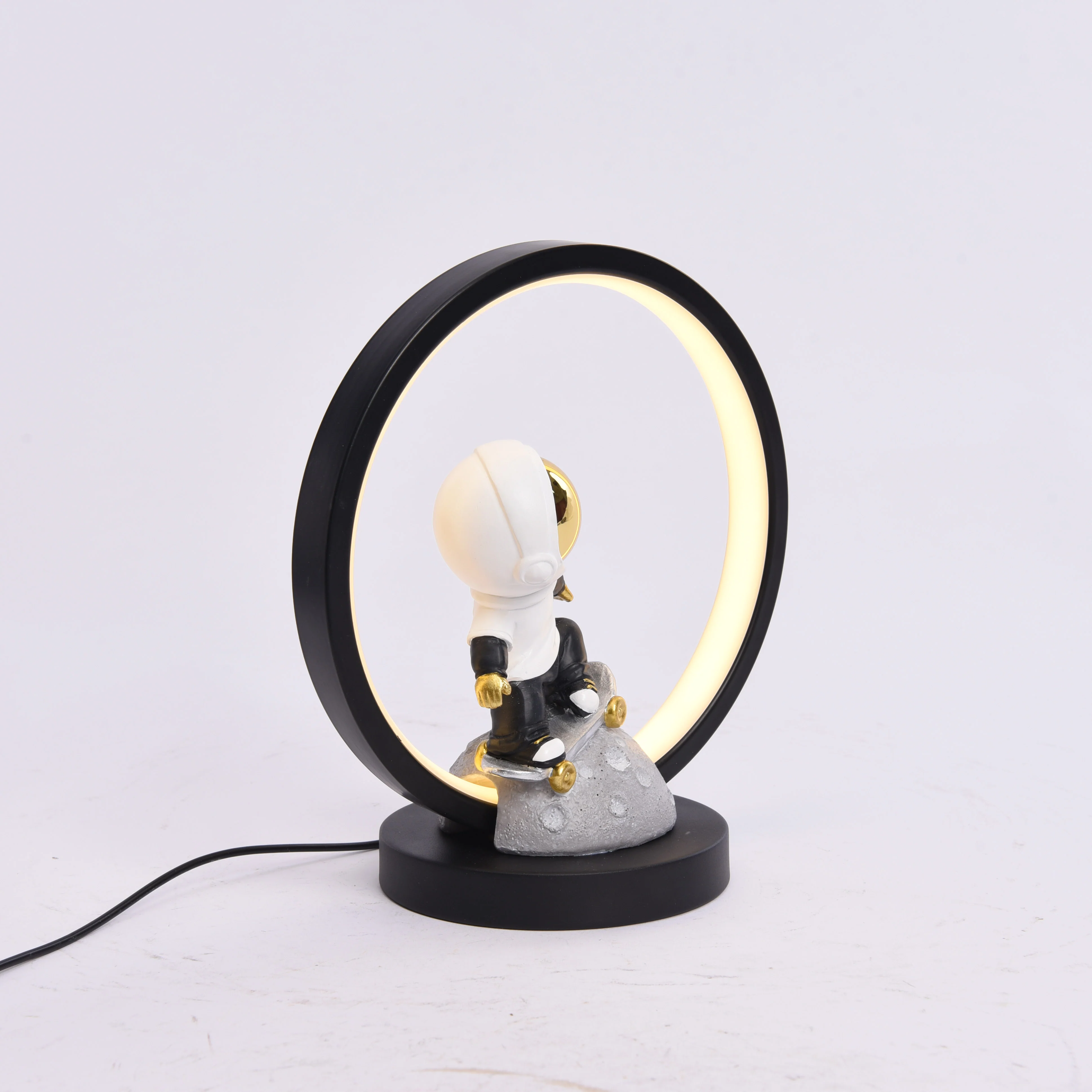 Resin Astronaut Table Lamp (Medium) - Image 7