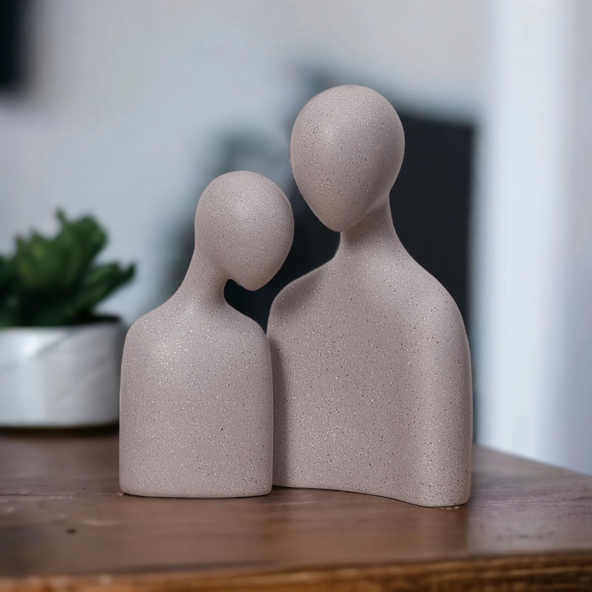 Love Couple Resin Sculpture (Grey) - Image 2