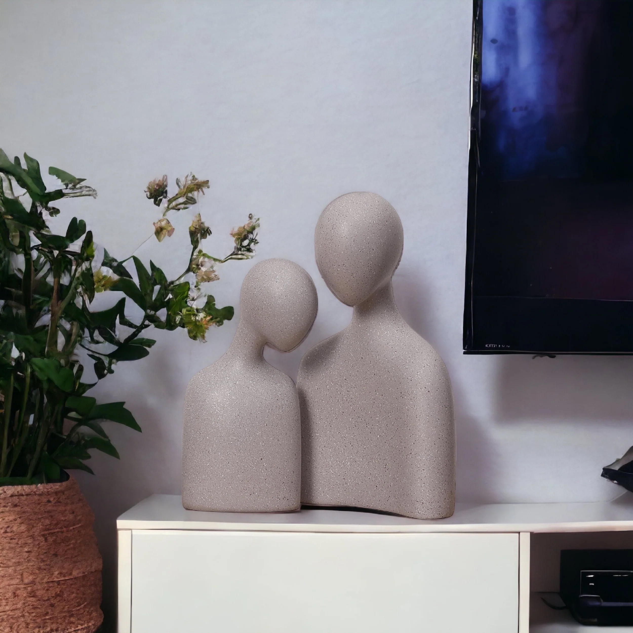 Love Couple Resin Sculpture (Grey) - Image 7