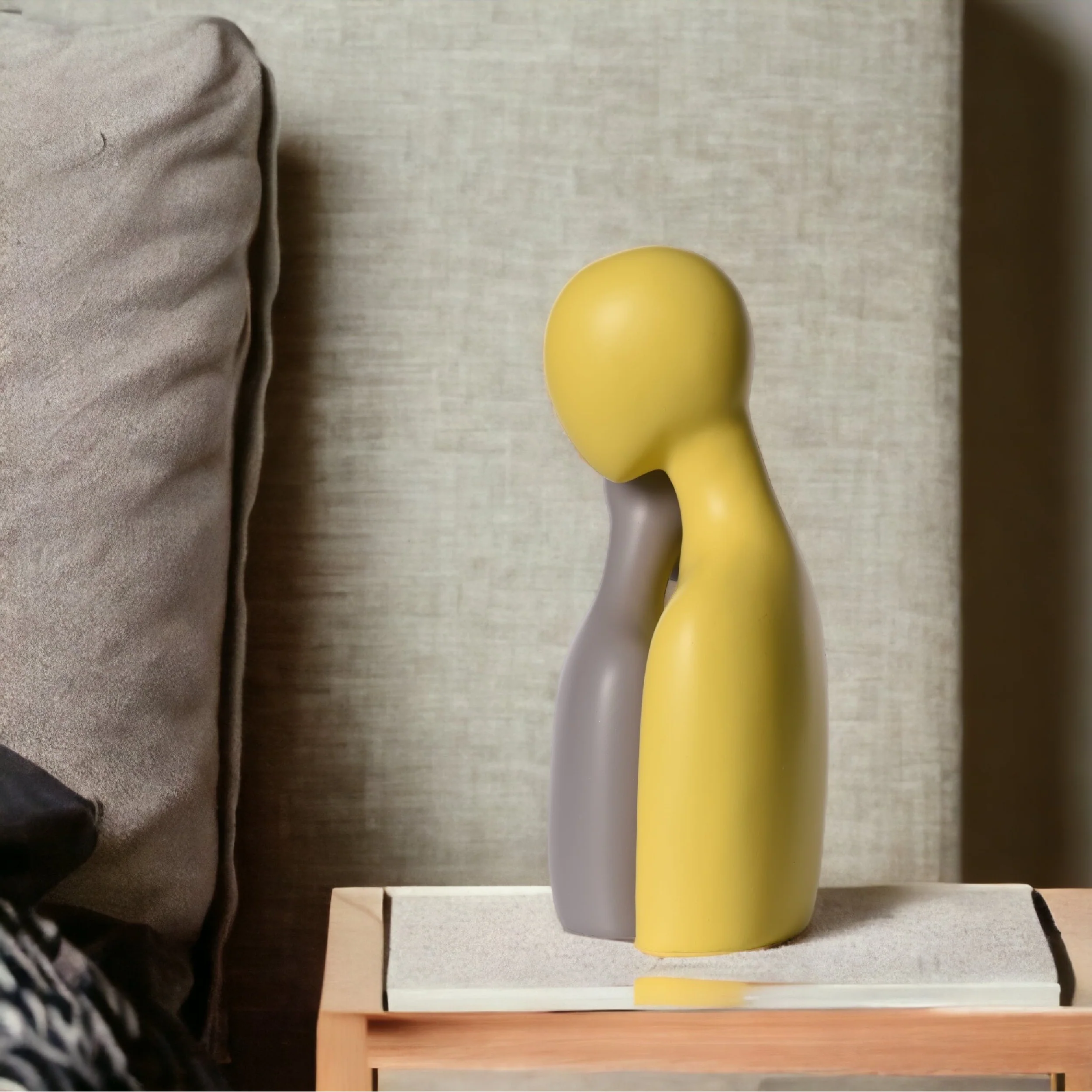 Love Couple Resin Characters (Yellow) - Image 5