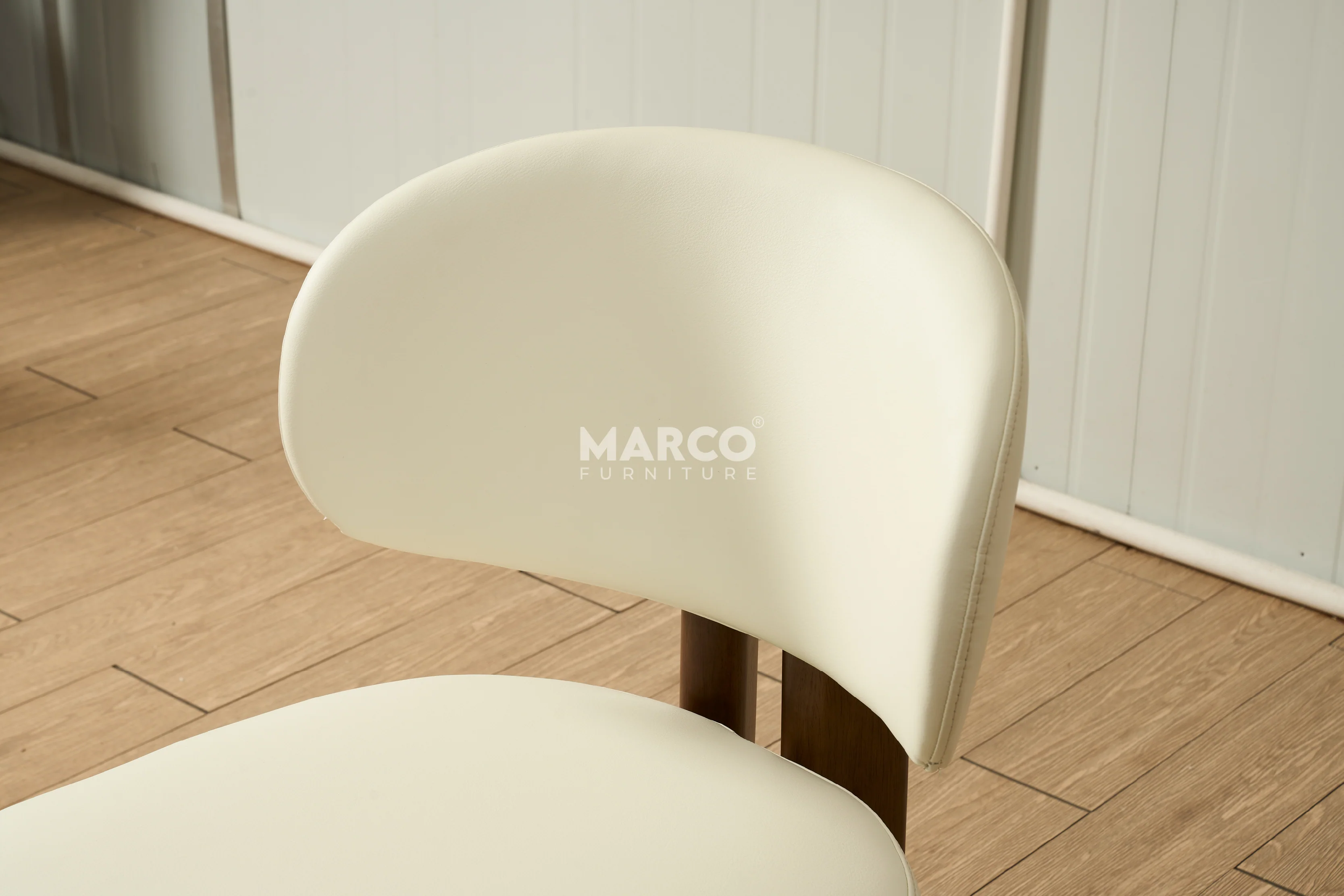Sofie Leather Dining Chair – Modern Design with Wooden Legs - Image 5